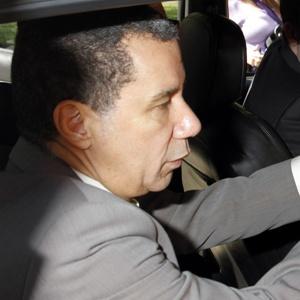 Former Governor David Paterson pays his cab fare with a credit card, thanks to a new audio program to protect blind people. (New York Post)
